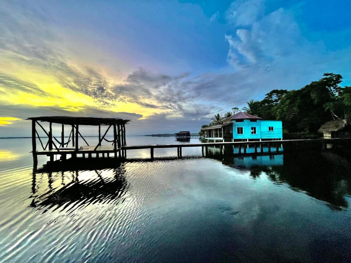 Dolphin Blue Paradise Bocas del Toro Exterior foto